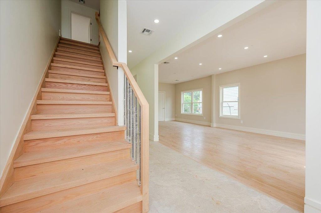Photo of 344 Bayview Avenue, Inwood, NY 11096 (MLS # 876522)