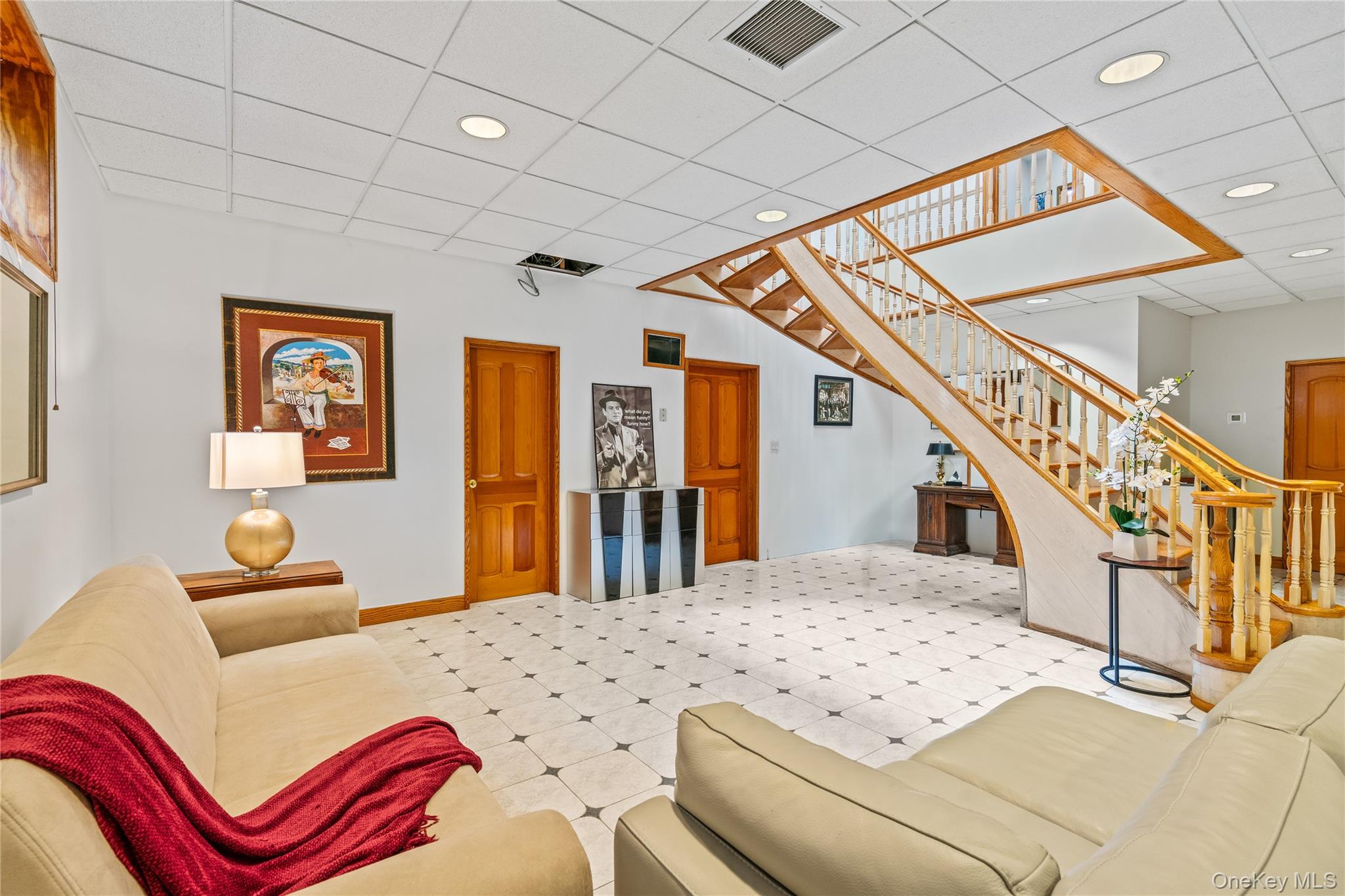 New York, New York 11357, United States, 6 Bedrooms Bedrooms, ,7 BathroomsBathrooms,Residential,Active,8232