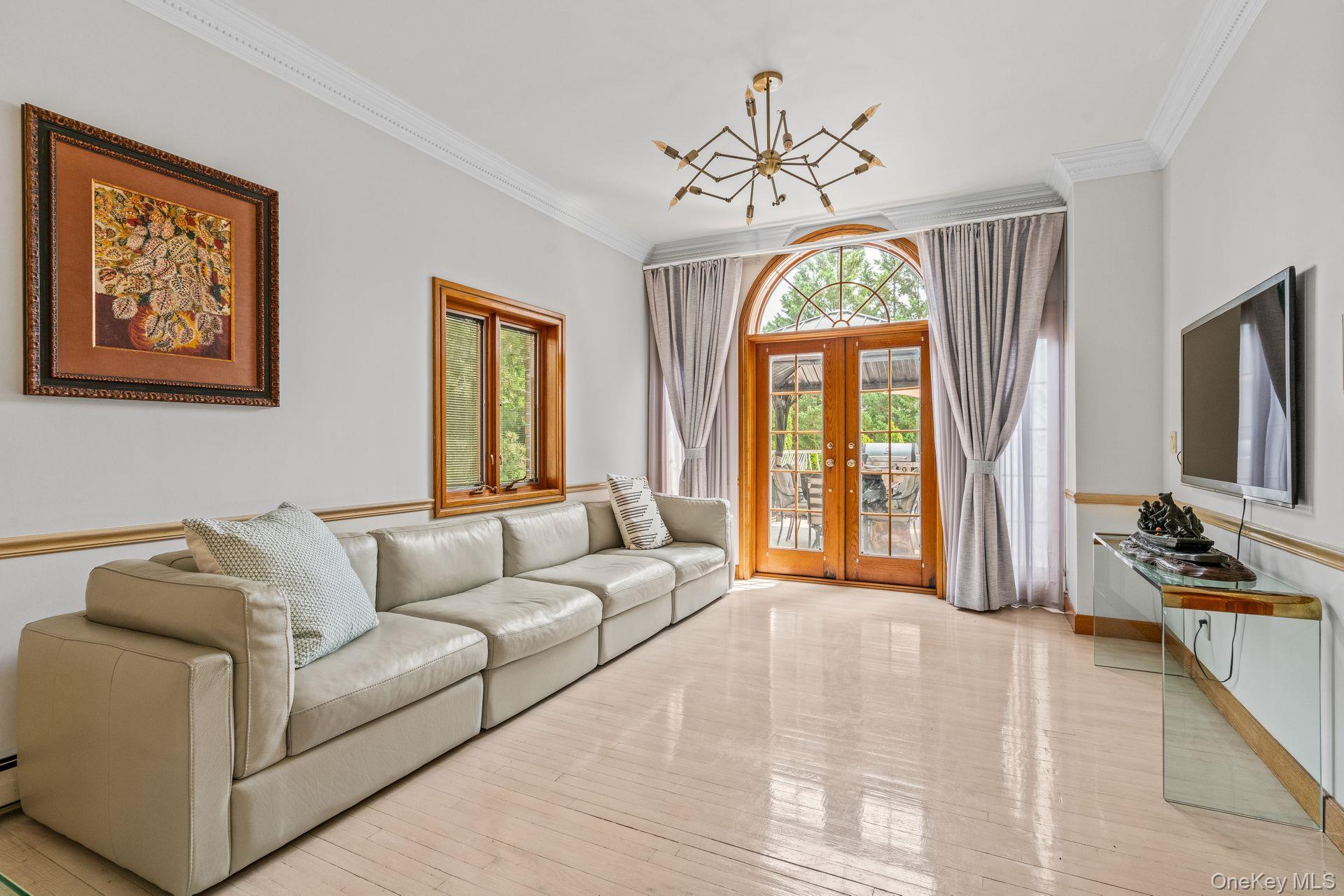 New York, New York 11357, United States, 6 Bedrooms Bedrooms, ,7 BathroomsBathrooms,Residential,Active,8232