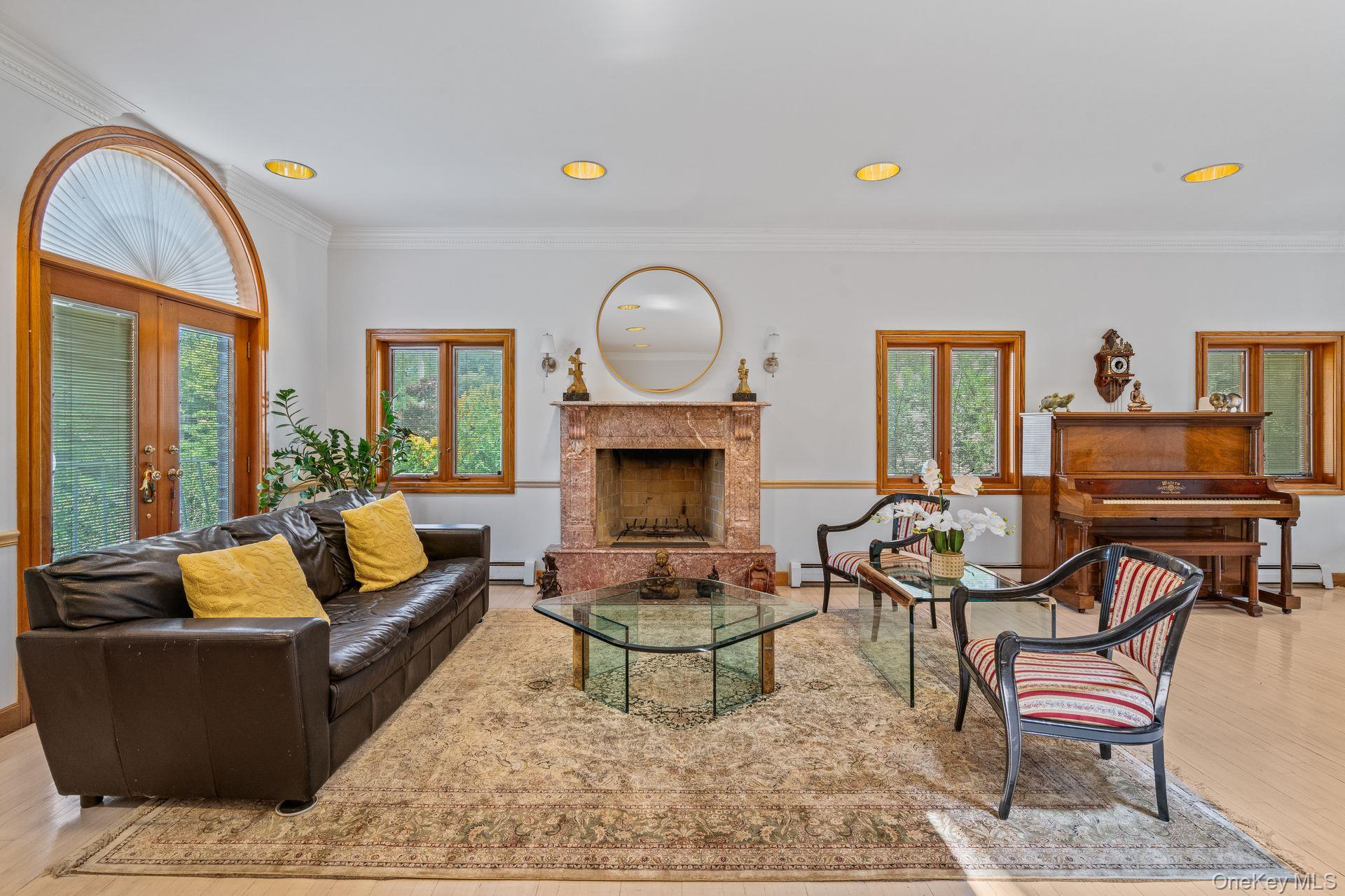 New York, New York 11357, United States, 6 Bedrooms Bedrooms, ,7 BathroomsBathrooms,Residential,Active,8232