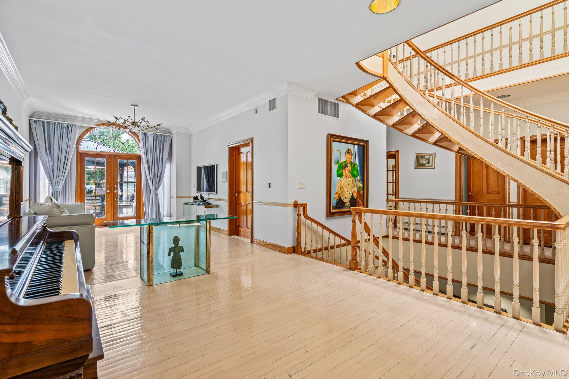 New York, New York 11357, United States, 6 Bedrooms Bedrooms, ,7 BathroomsBathrooms,Residential,Active,8232