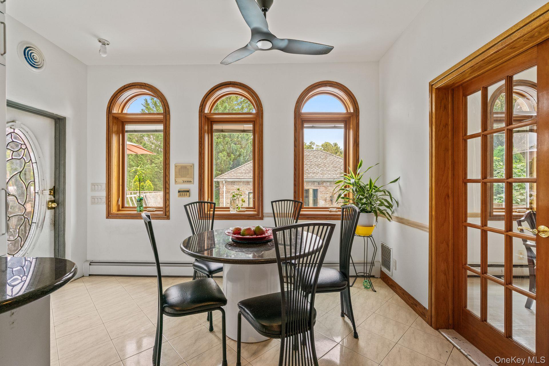 New York, New York 11357, United States, 6 Bedrooms Bedrooms, ,7 BathroomsBathrooms,Residential,Active,8232