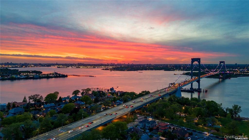 New York, New York 11357, United States, 6 Bedrooms Bedrooms, ,7 BathroomsBathrooms,Residential,Active,8232