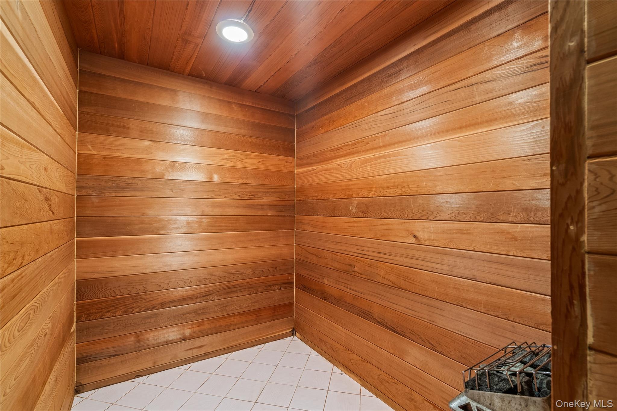 New York, New York 11357, United States, 6 Bedrooms Bedrooms, ,7 BathroomsBathrooms,Residential,Active,8232