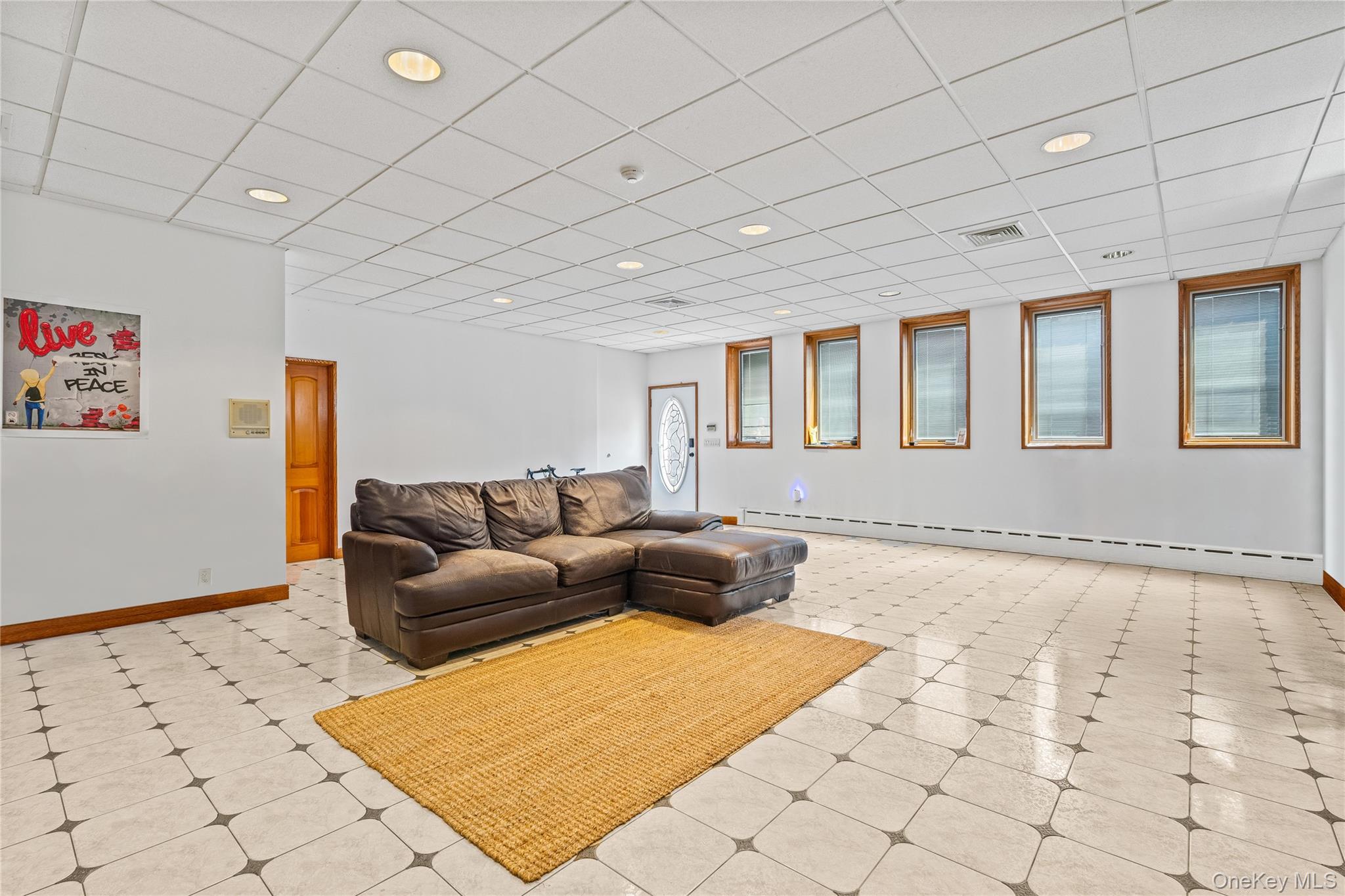 New York, New York 11357, United States, 6 Bedrooms Bedrooms, ,7 BathroomsBathrooms,Residential,Active,8232