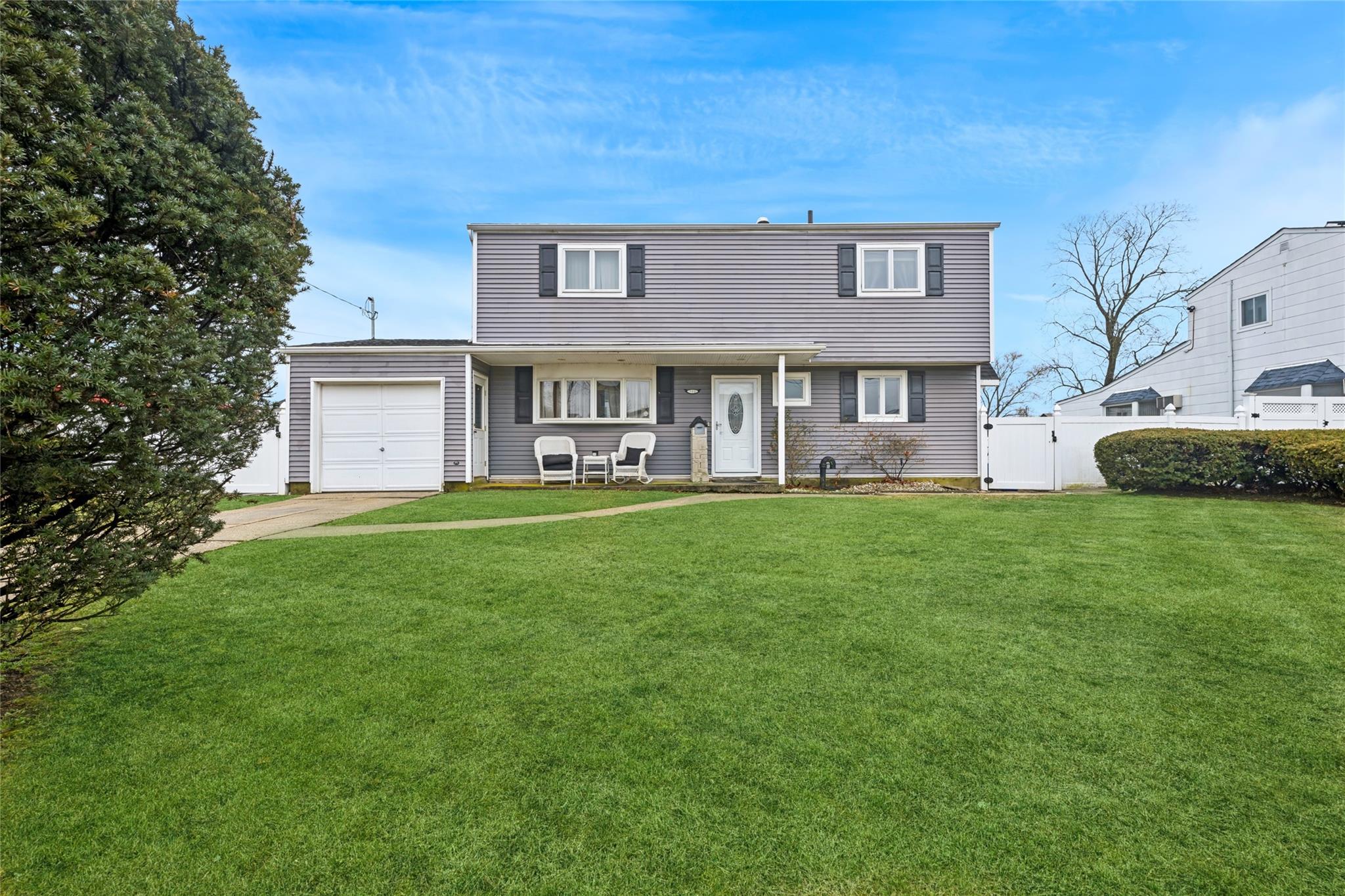 300 W 21st Street, Deer Park, New York image 5