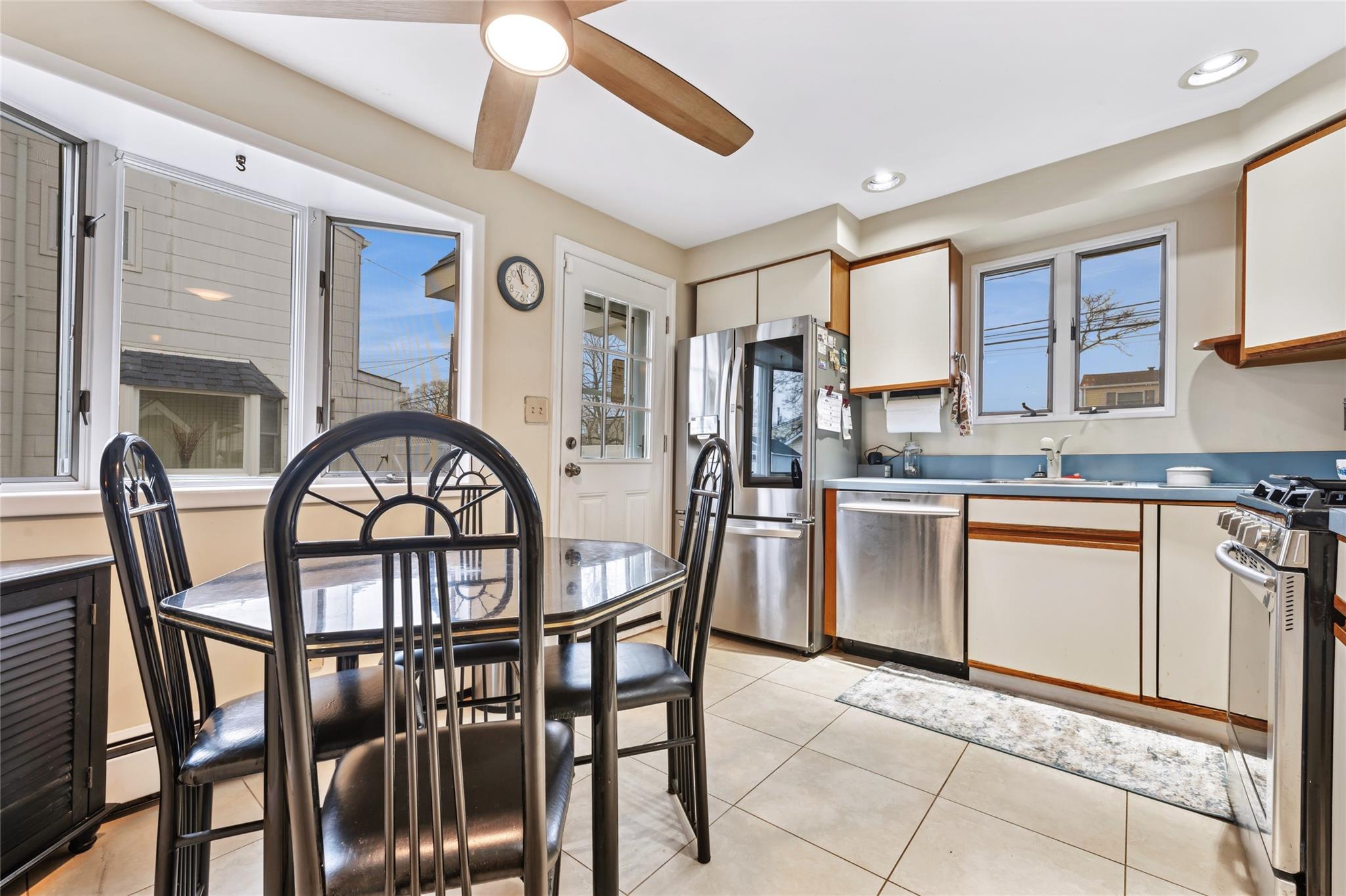 300 W 21st Street, Deer Park, New York image 9