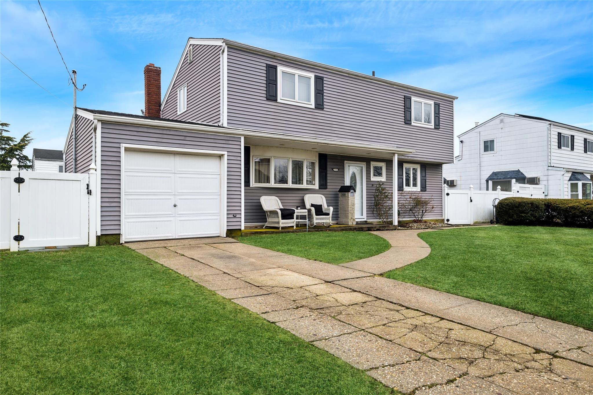 300 W 21st Street, Deer Park, New York image 3