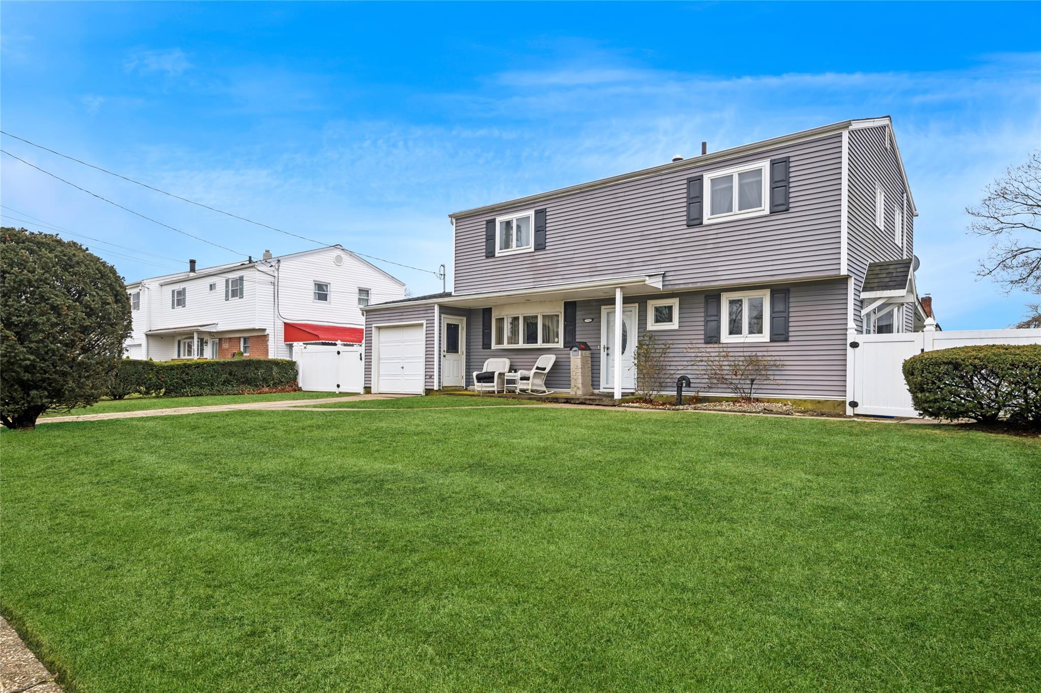 300 W 21st Street, Deer Park, New York image 6