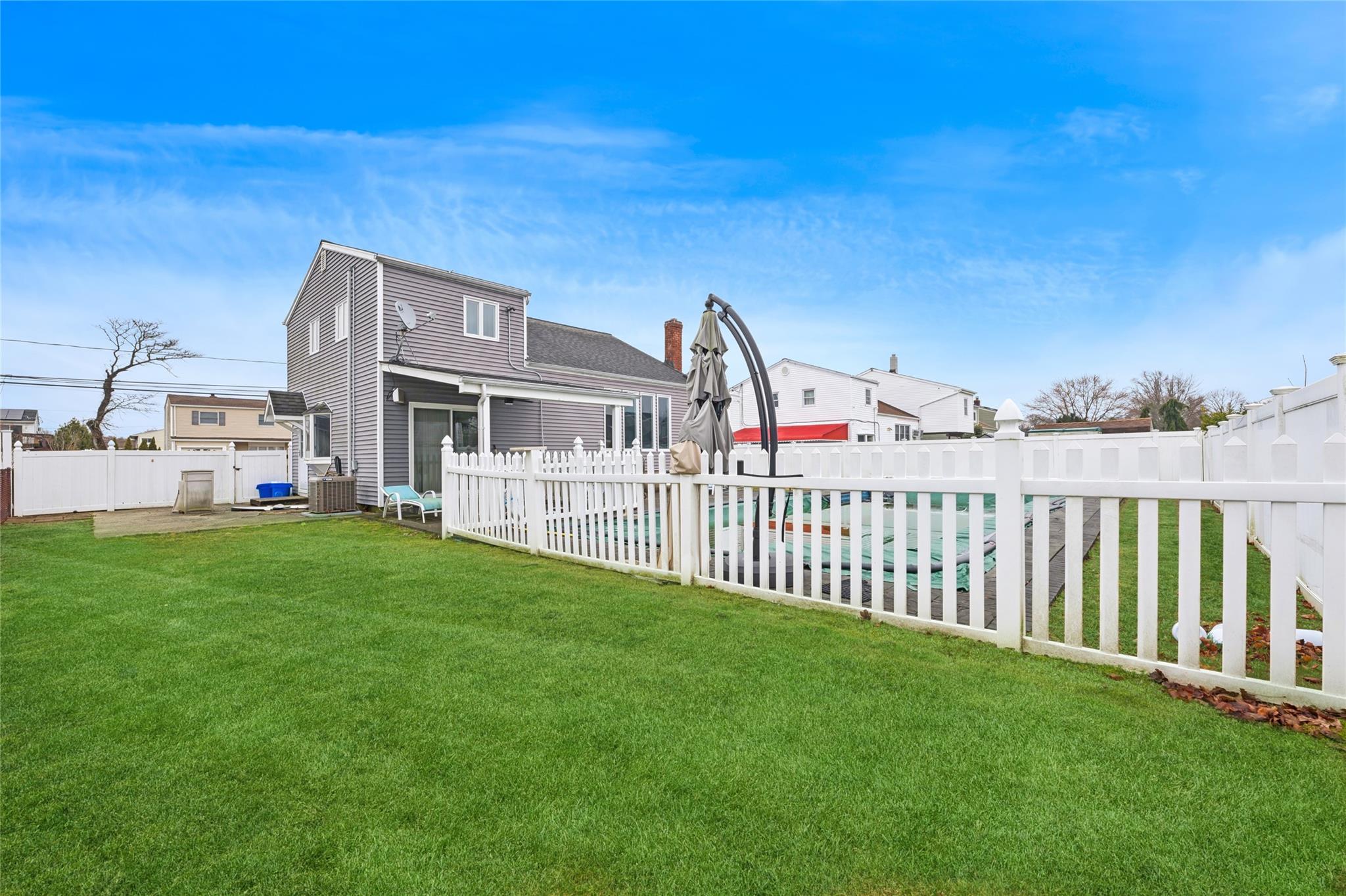 300 W 21st Street, Deer Park, New York image 24