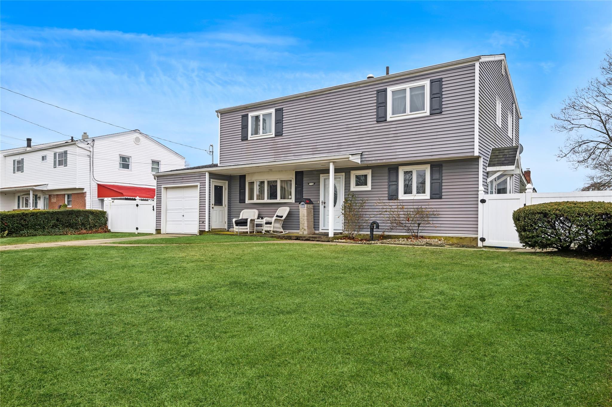 300 W 21st Street, Deer Park, New York image 2