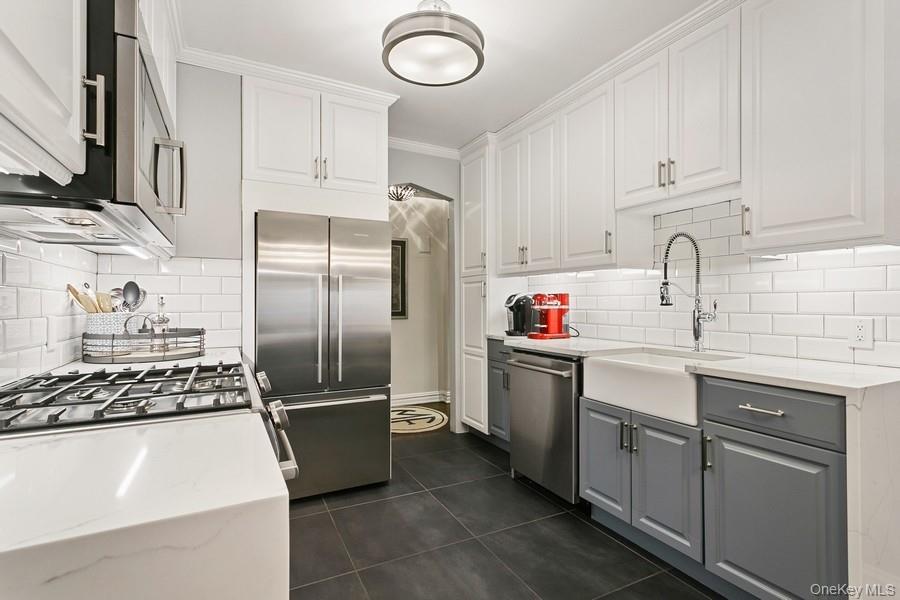250 Bronxville Road 3I
