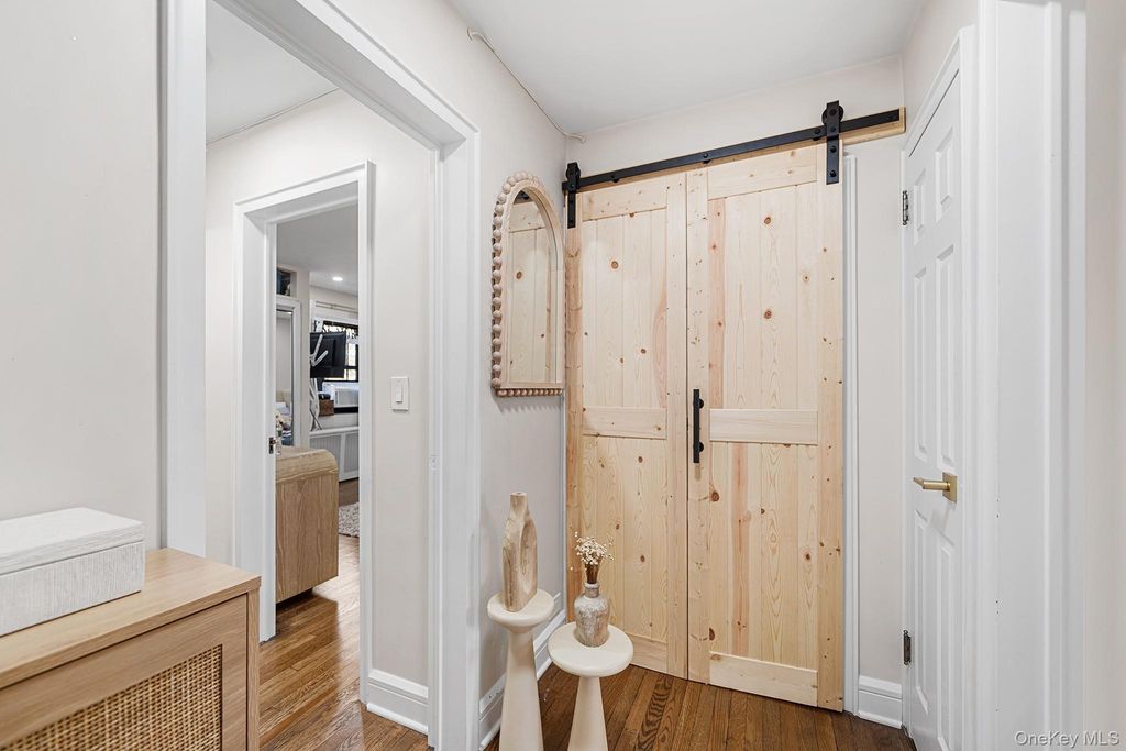 Photo of 9 Manchester Road #2R, Eastchester, NY 10709 (MLS # 997089)