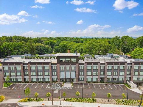 Condo For Sale - 218 Middle Neck Road #105<br/> Great Neck, NY 11021