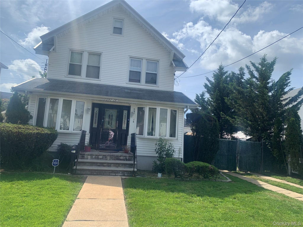 Photo of 24714 137th Road, Rosedale, NY 11422 (MLS # 1050110)