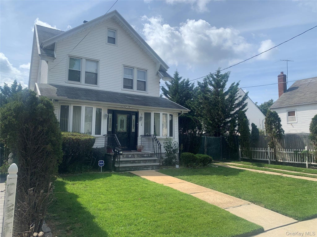 Photo of 24714 137th Road, Rosedale, NY 11422 (MLS # 1050110)