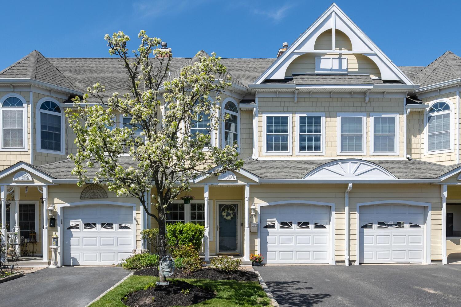 102 Emily Drive, Patchogue, New York image 2