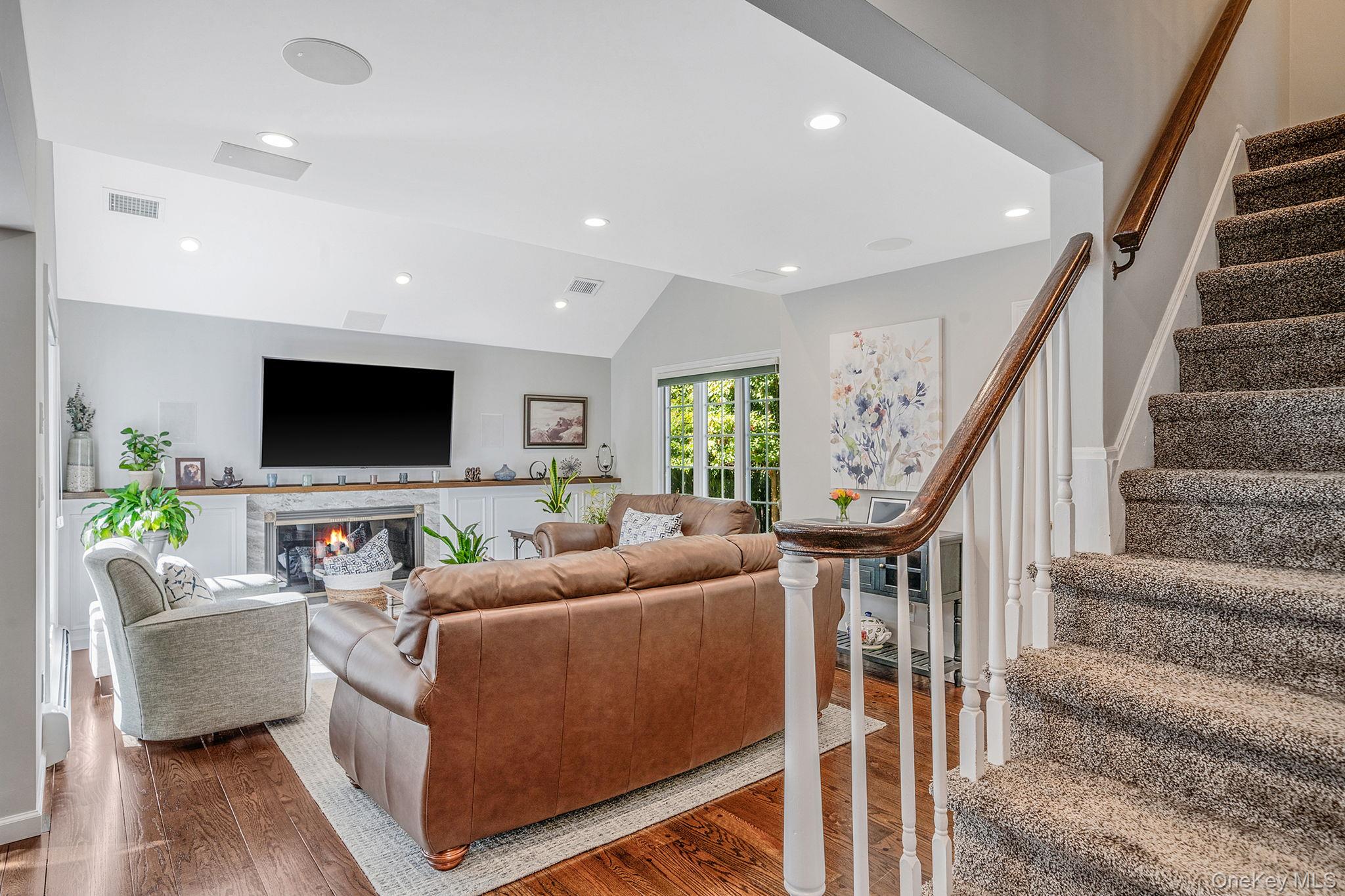 6 Buckingham Drive