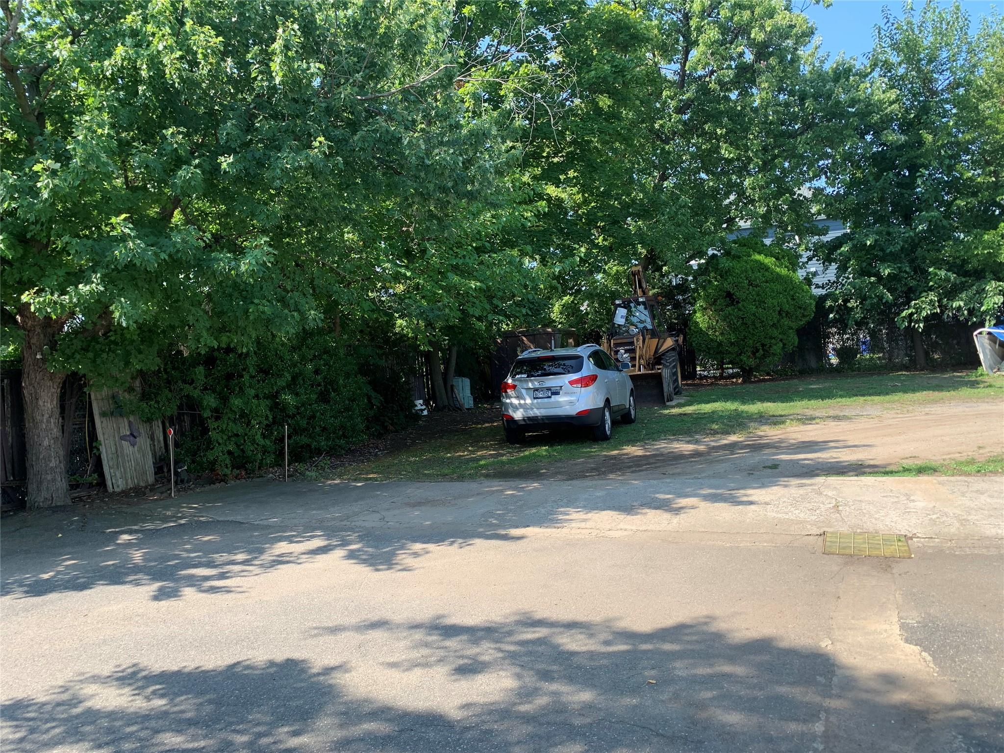 102-27 163 Dr, Howard Beach, New York image 3