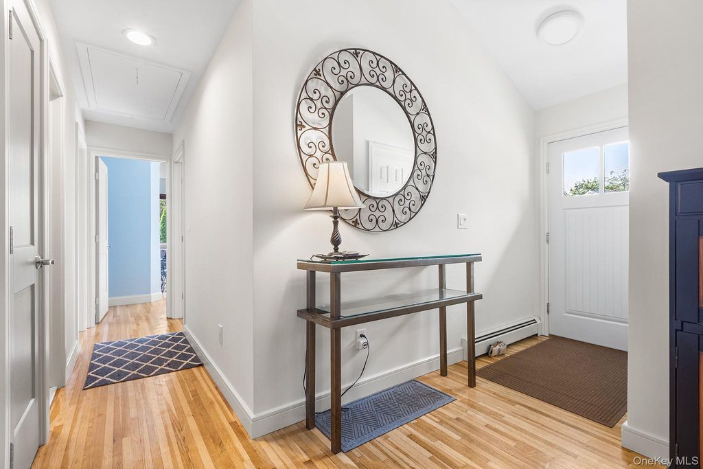 Photo of 36 Woodcrest Avenue, White Plains, NY 10604 (MLS # 915472)