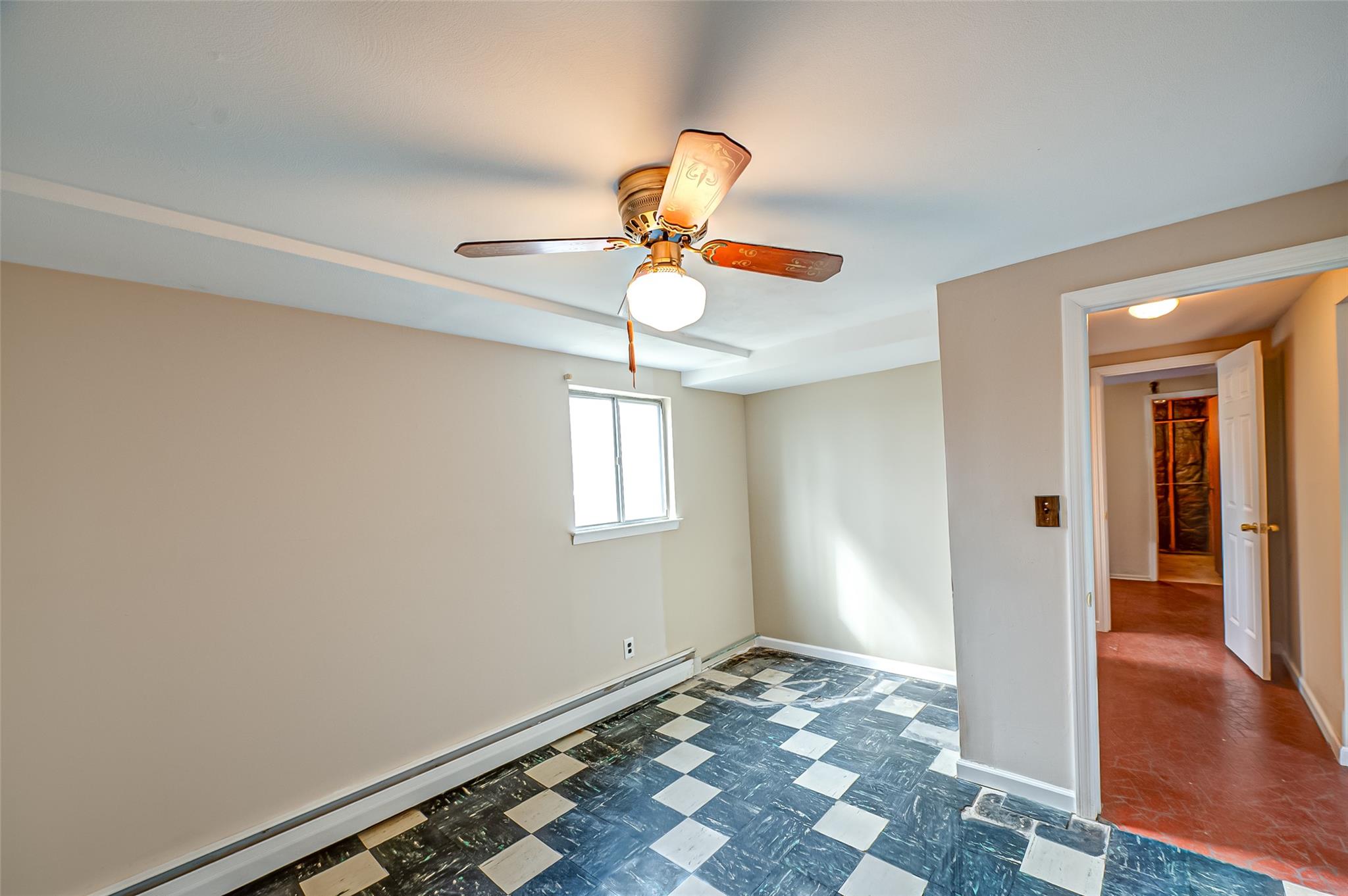 361 Jervis Avenue, Copiague, New York image 15