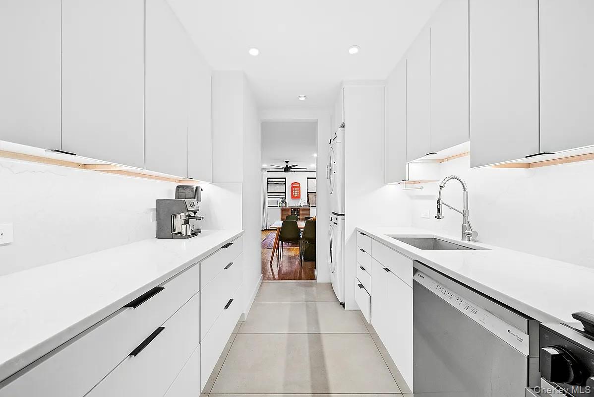 319 E 105th Street 4D