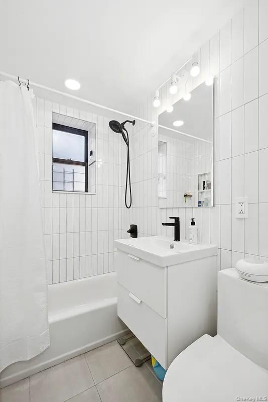 319 E 105th Street 4D