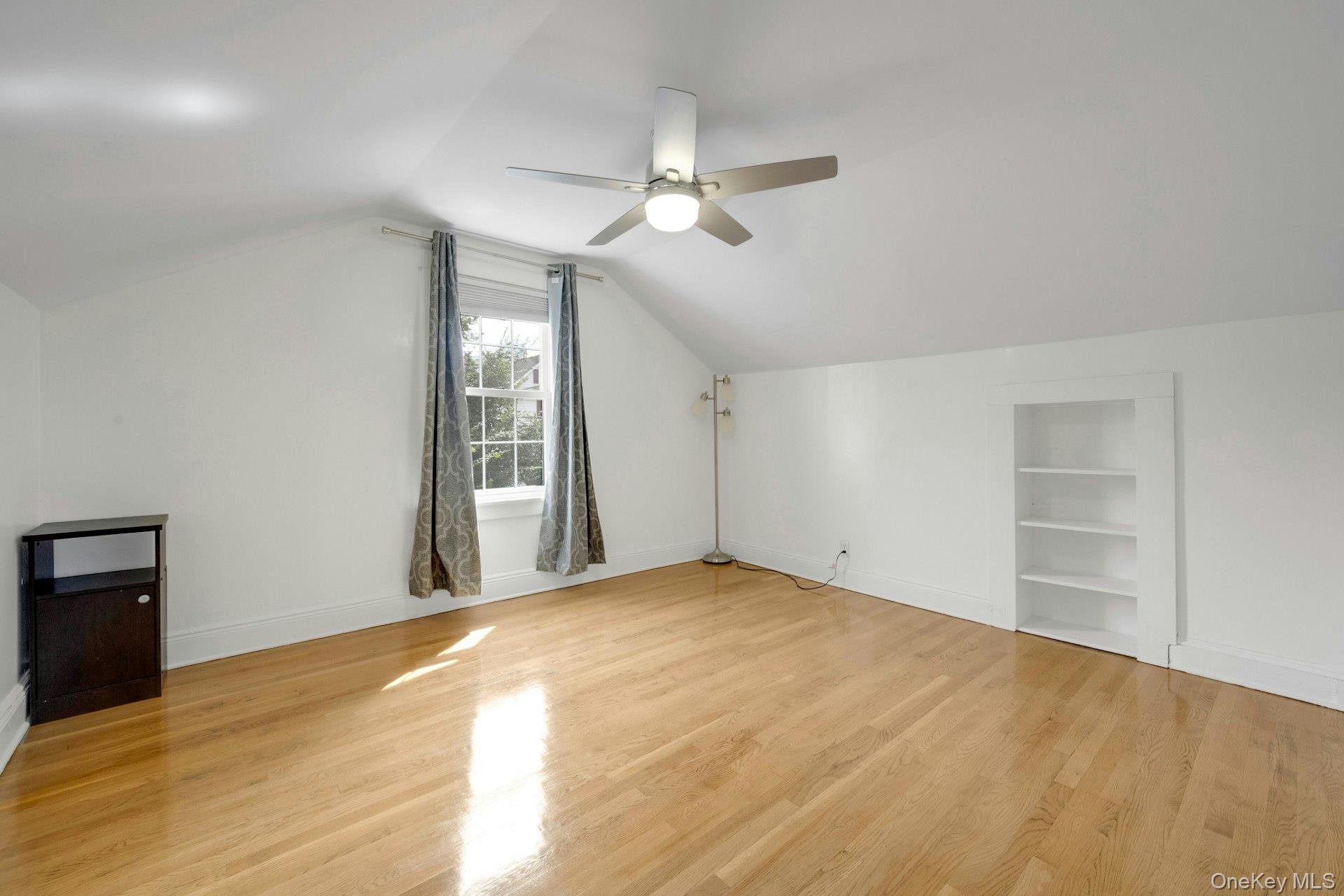 Mamaroneck, New York 10543, United States, 3 Bedrooms Bedrooms, ,3 BathroomsBathrooms,Residential,Active,210939