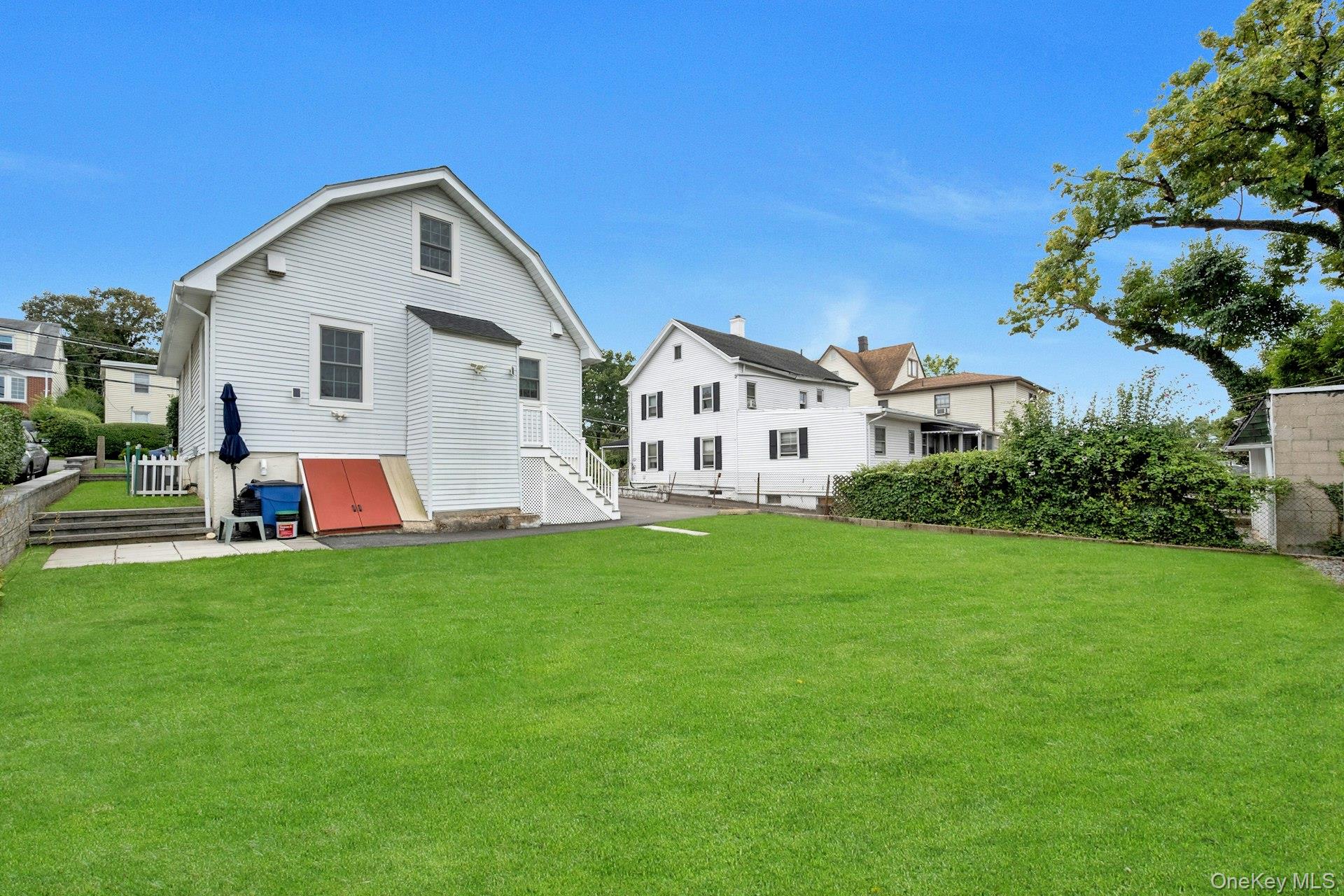 Mamaroneck, New York 10543, United States, 3 Bedrooms Bedrooms, ,3 BathroomsBathrooms,Residential,Active,210939