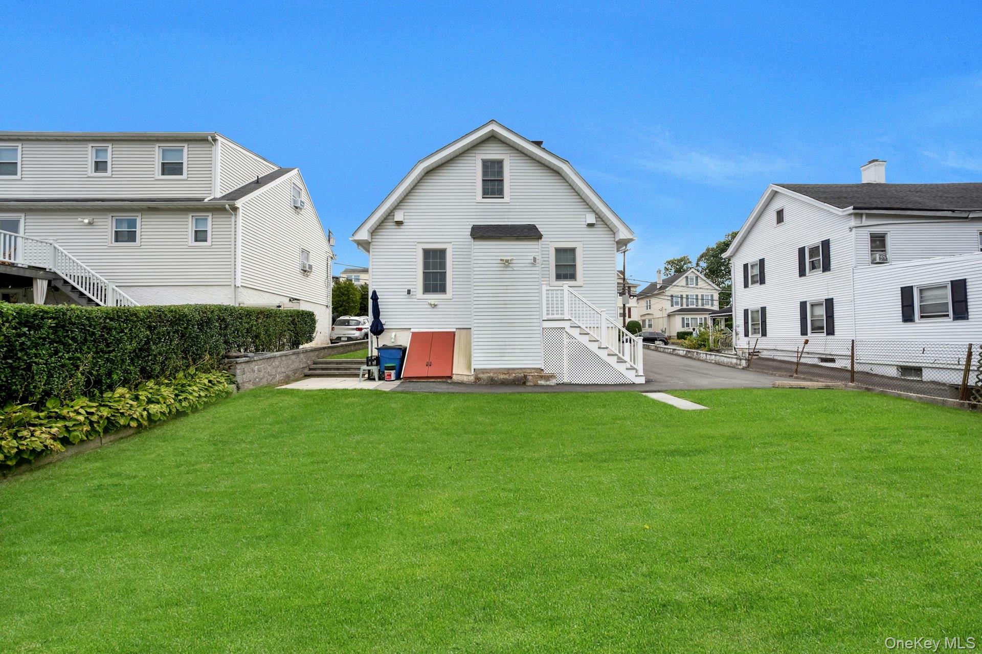 Mamaroneck, New York 10543, United States, 3 Bedrooms Bedrooms, ,3 BathroomsBathrooms,Residential,Active,210939