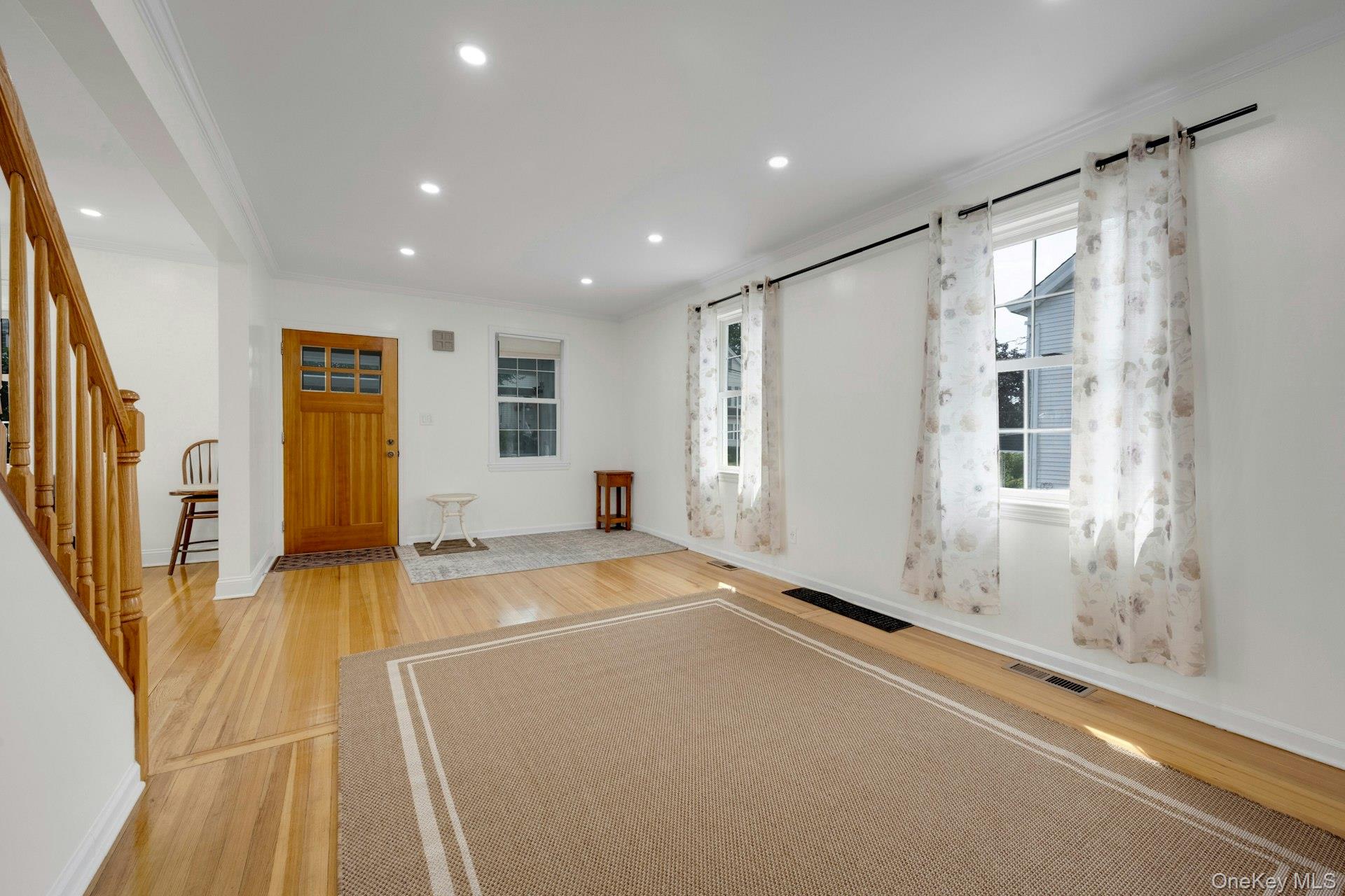 Mamaroneck, New York 10543, United States, 3 Bedrooms Bedrooms, ,3 BathroomsBathrooms,Residential,Active,210939