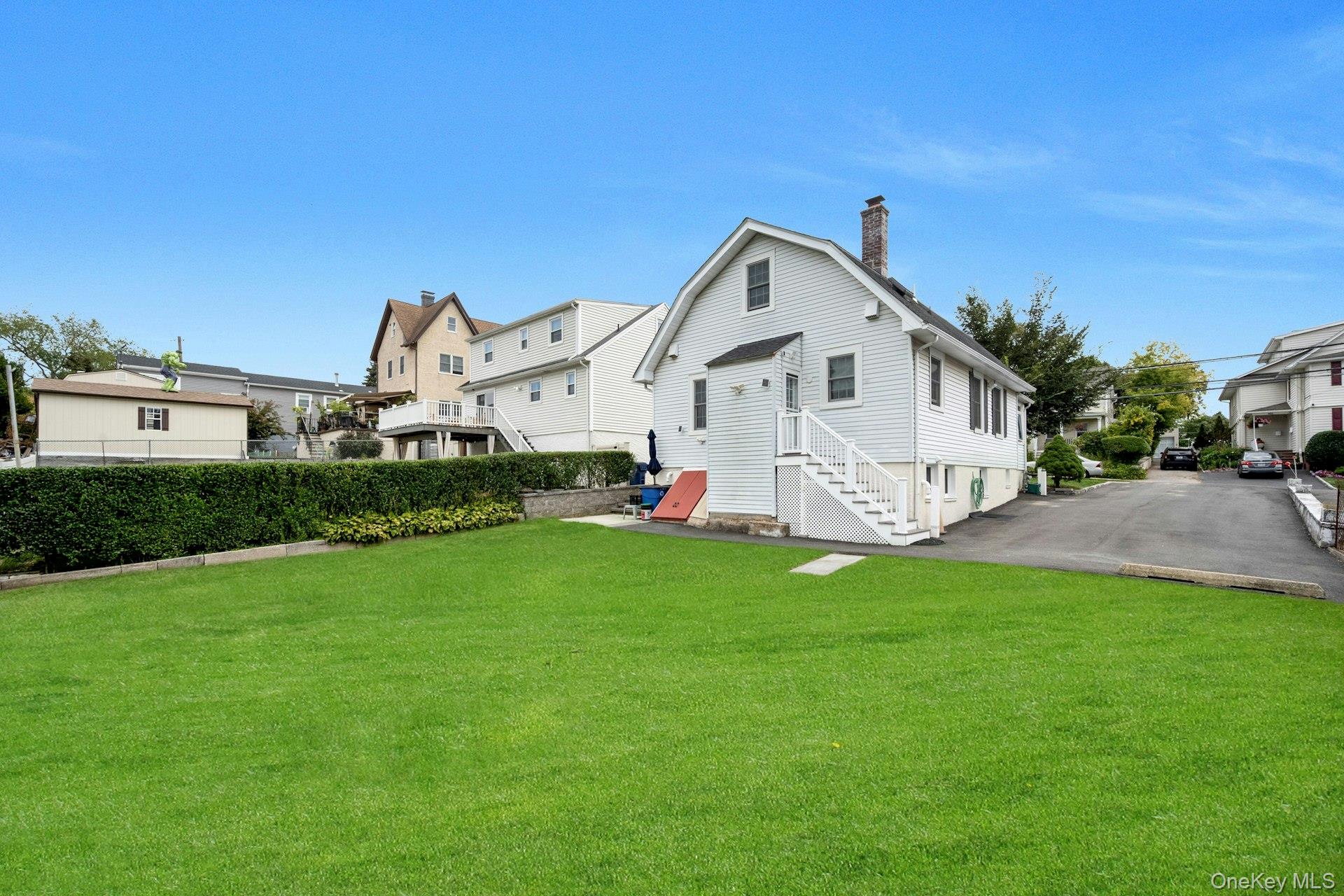 Mamaroneck, New York 10543, United States, 3 Bedrooms Bedrooms, ,3 BathroomsBathrooms,Residential,Active,210939