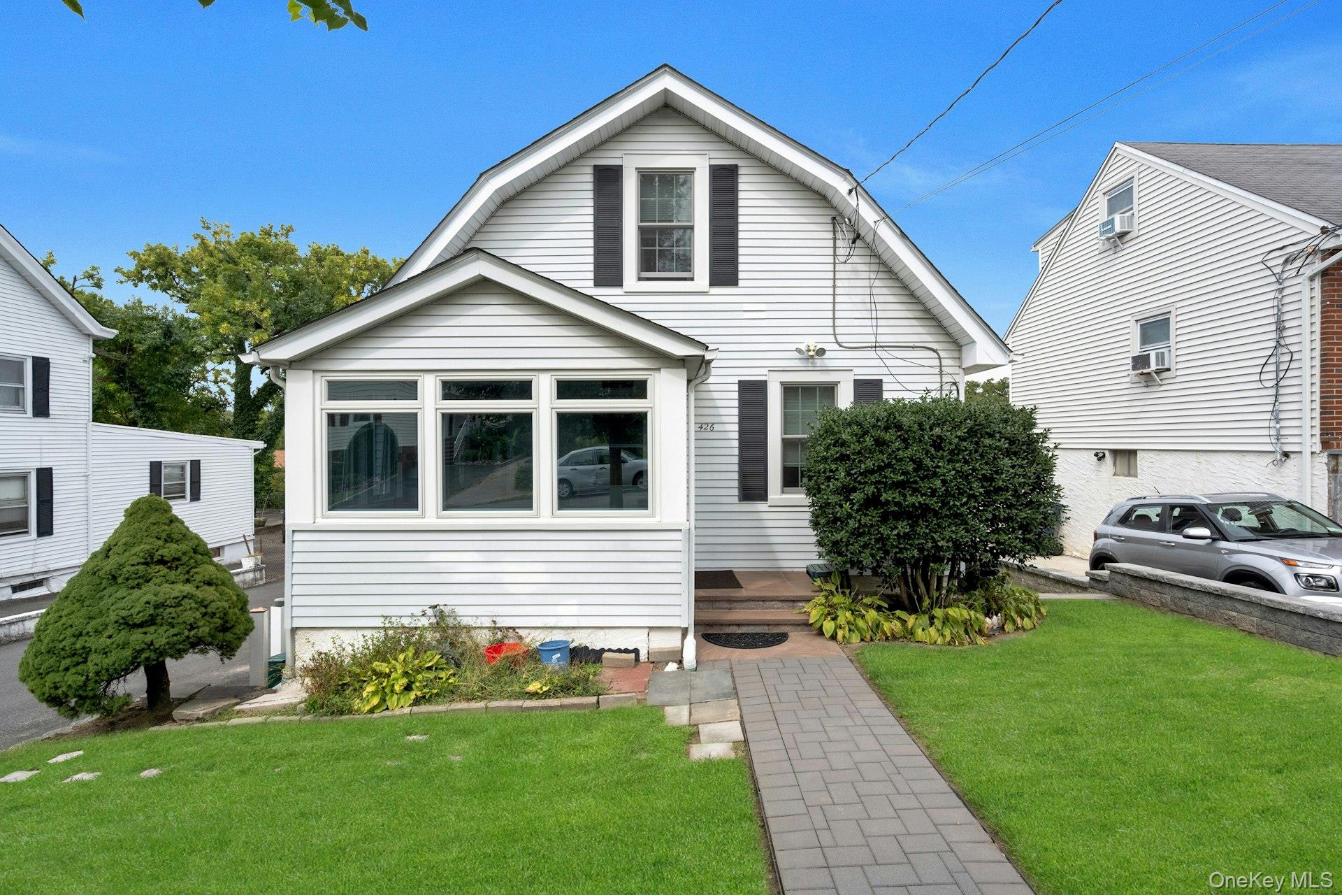 Mamaroneck, New York 10543, United States, 3 Bedrooms Bedrooms, ,3 BathroomsBathrooms,Residential,Active,210939