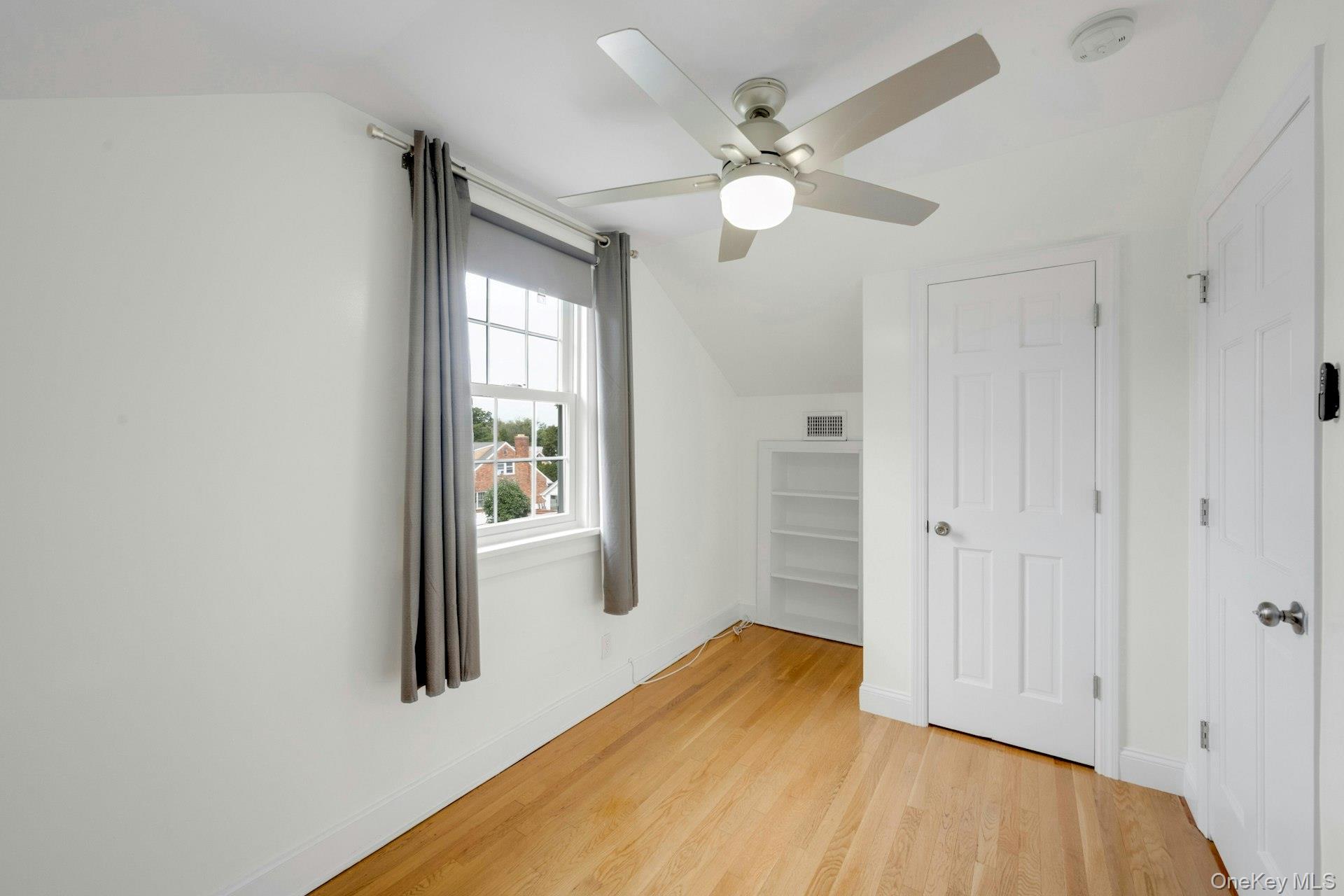 Mamaroneck, New York 10543, United States, 3 Bedrooms Bedrooms, ,3 BathroomsBathrooms,Residential,Active,210939