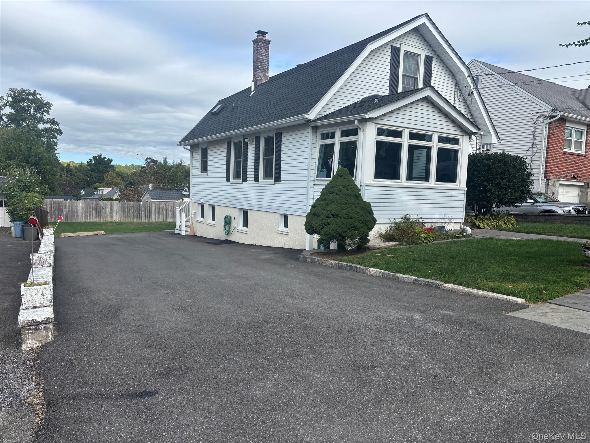 Mamaroneck, New York 10543, United States, 3 Bedrooms Bedrooms, ,3 BathroomsBathrooms,Residential,Active,210939