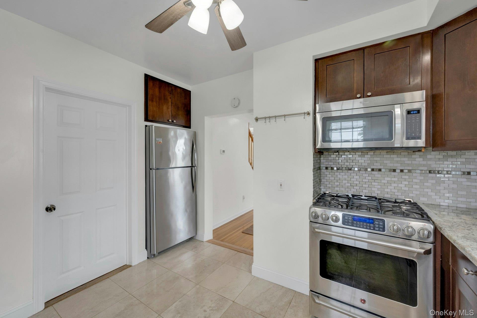 Mamaroneck, New York 10543, United States, 3 Bedrooms Bedrooms, ,3 BathroomsBathrooms,Residential,Active,210939