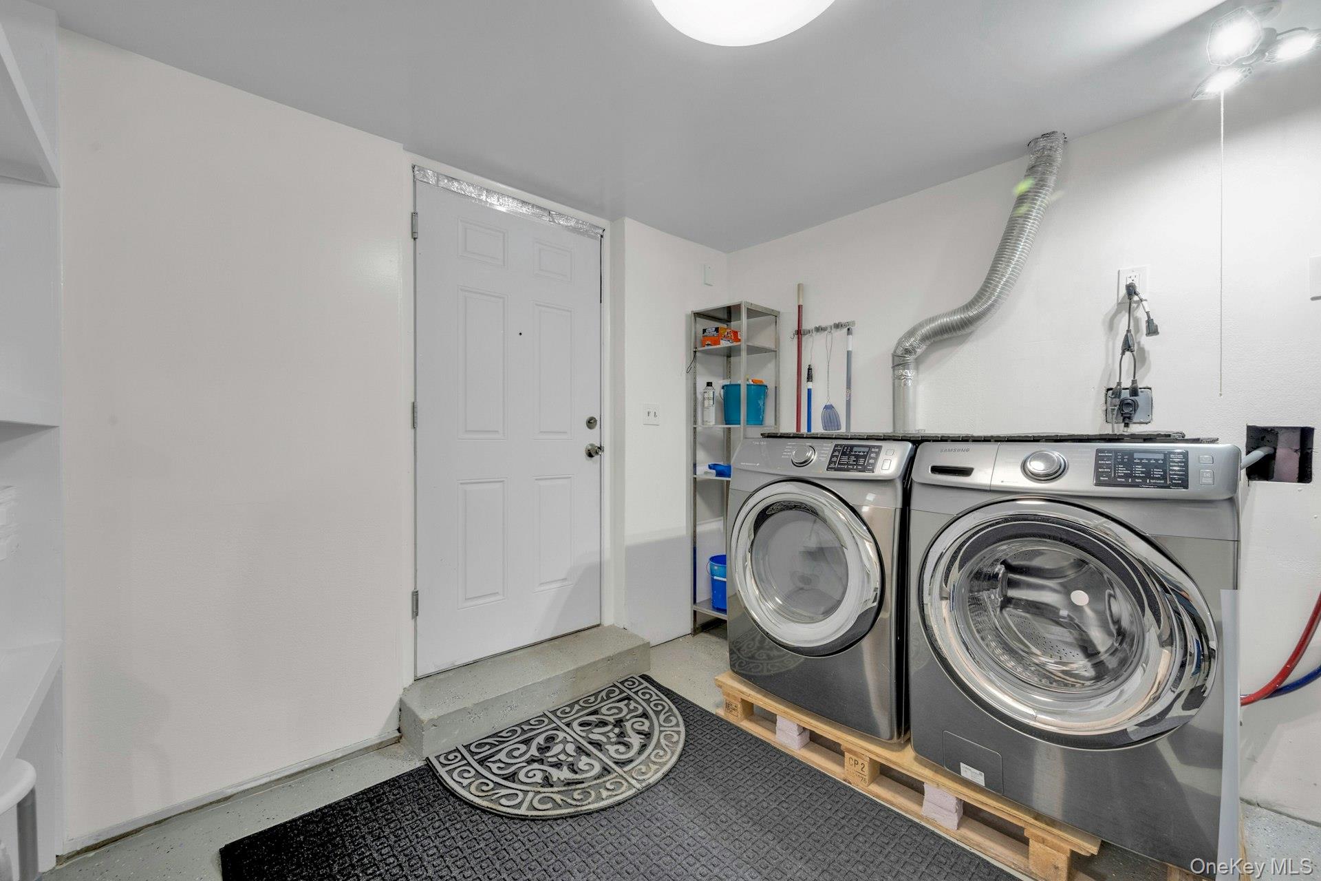 Mamaroneck, New York 10543, United States, 3 Bedrooms Bedrooms, ,3 BathroomsBathrooms,Residential,Active,210939