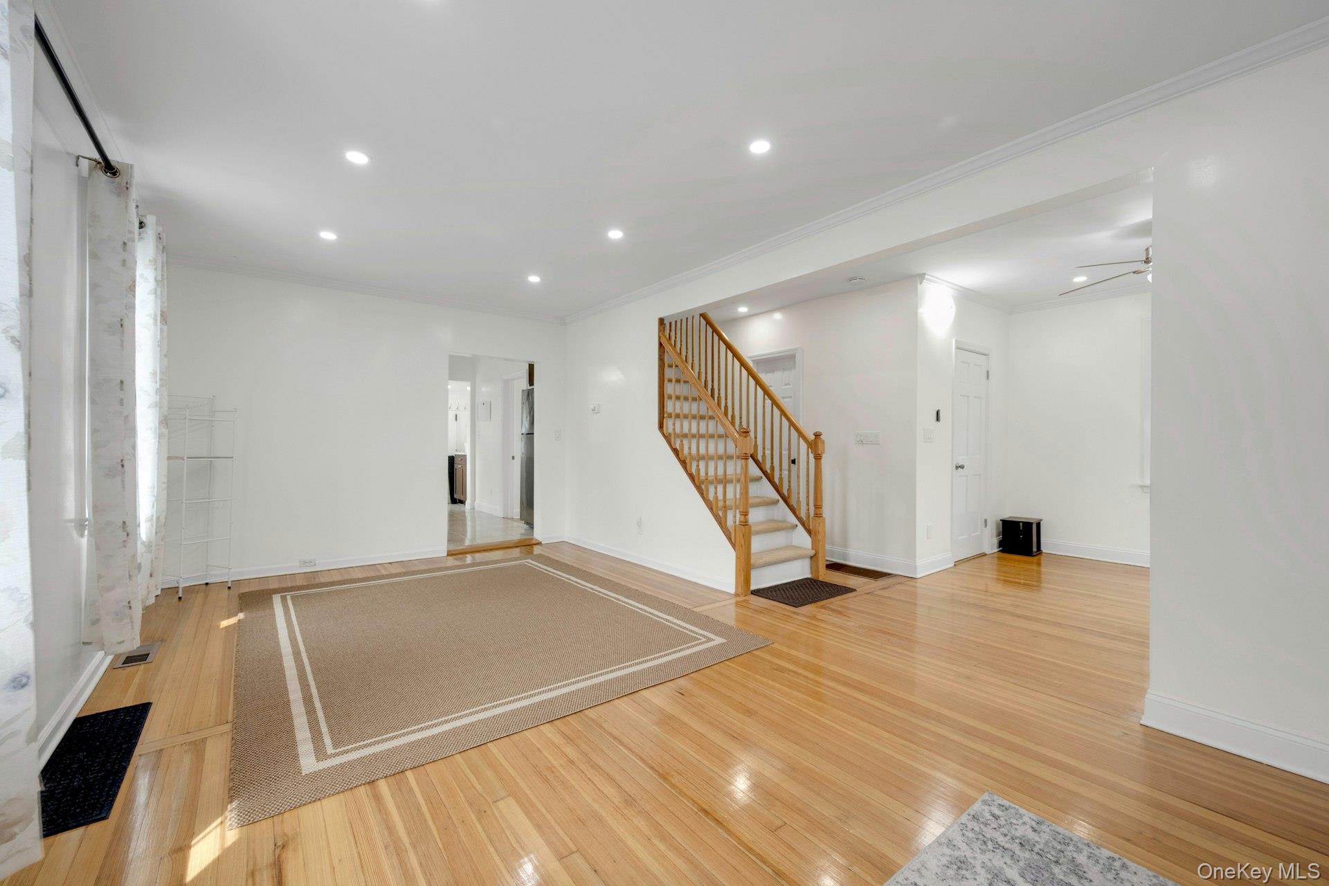 Mamaroneck, New York 10543, United States, 3 Bedrooms Bedrooms, ,3 BathroomsBathrooms,Residential,Active,210939