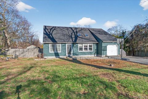 Homes For Sale - 528 Lockwood Drive<br/> Suffolk County, Shirley, NY 11967