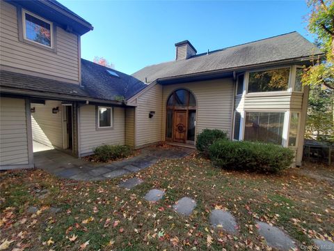 Homes For Sale - 5 Eagle Head Road<br/> Cornwall On Hudson, NY 12520