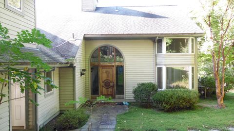 Photo of 5 Eagle Head Road, Cornwall On Hudson, NY 12520 (MLS # 929794) Photo of 5 Eagle Head Road, Cornwall On Hudson, NY 12520 (MLS # 929794)