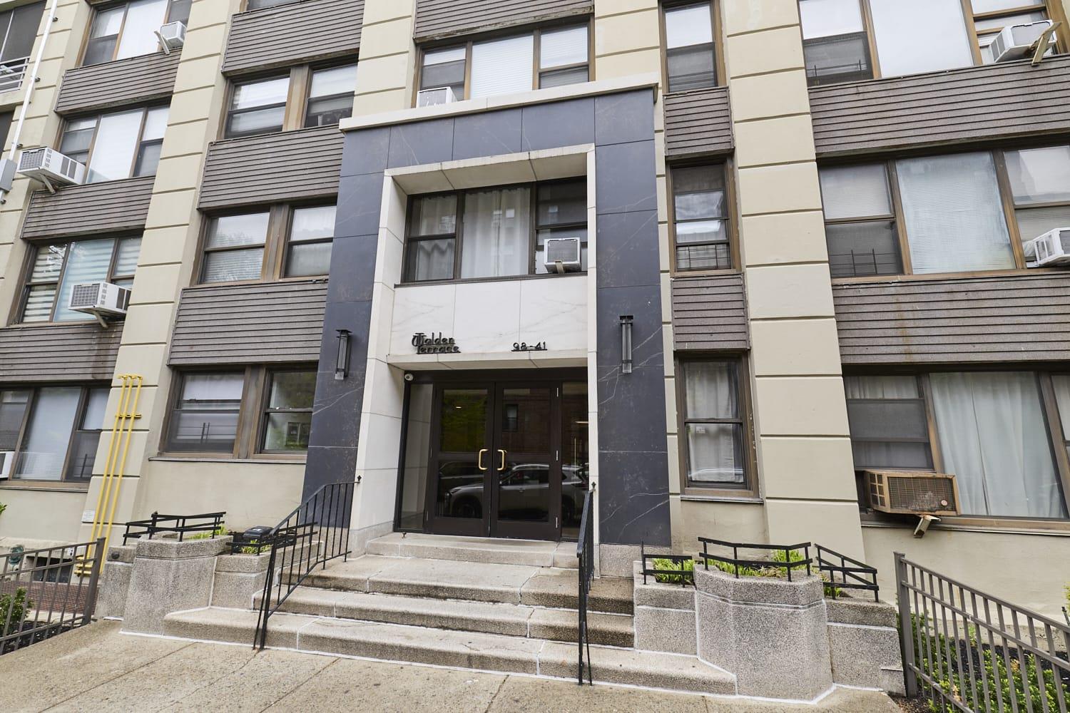 64th Road 7C, Rego Park, Queens, NY - 2 Bedrooms  
1 Bathrooms  
3 Rooms - 