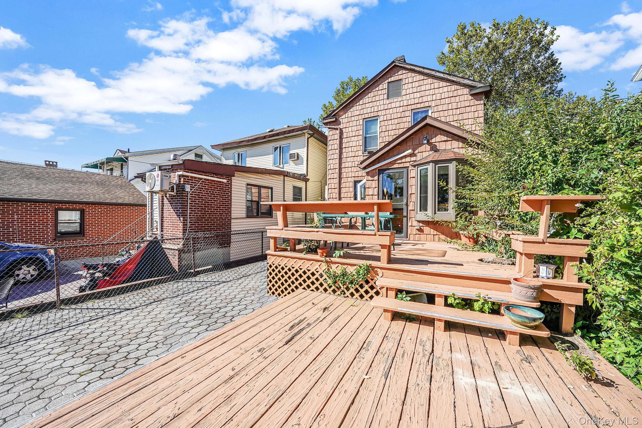 1636 Williamsbridge Road