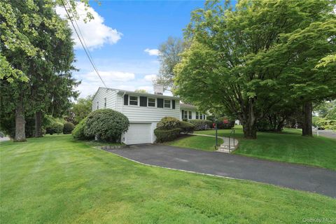 Homes For Sale - 11 Maplemoor Lane<br/> Westchester County, White Plains, NY 10605