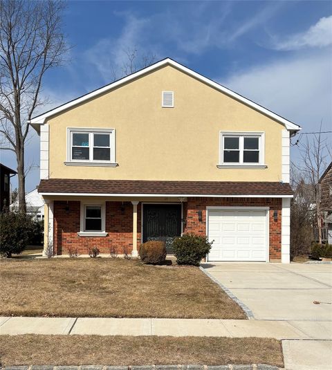 69 Woodward Street, Roslyn Heights, NY 11577 - MLS#: 823391