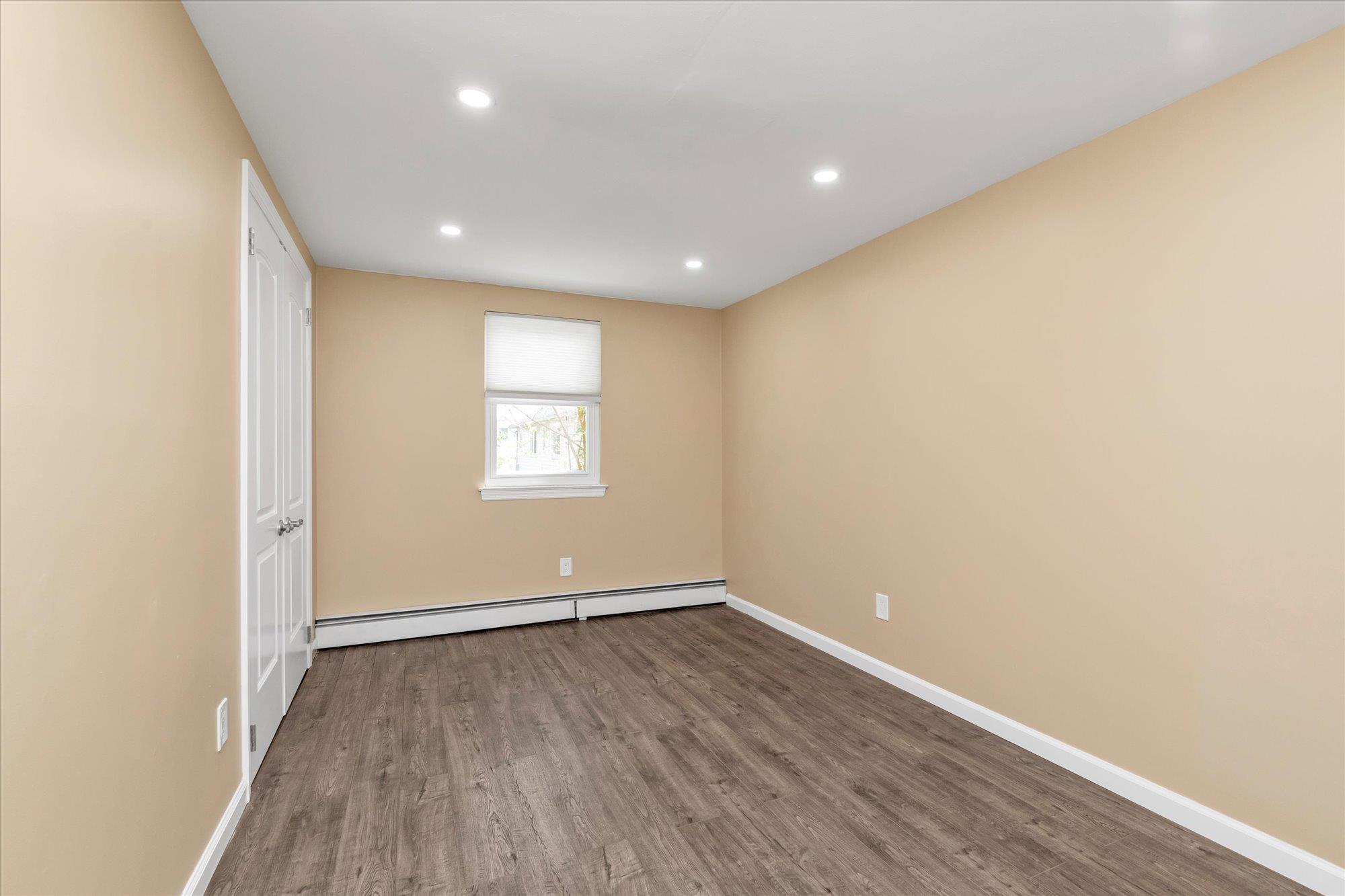 69 Woodward Street, Roslyn Heights, New York image 25