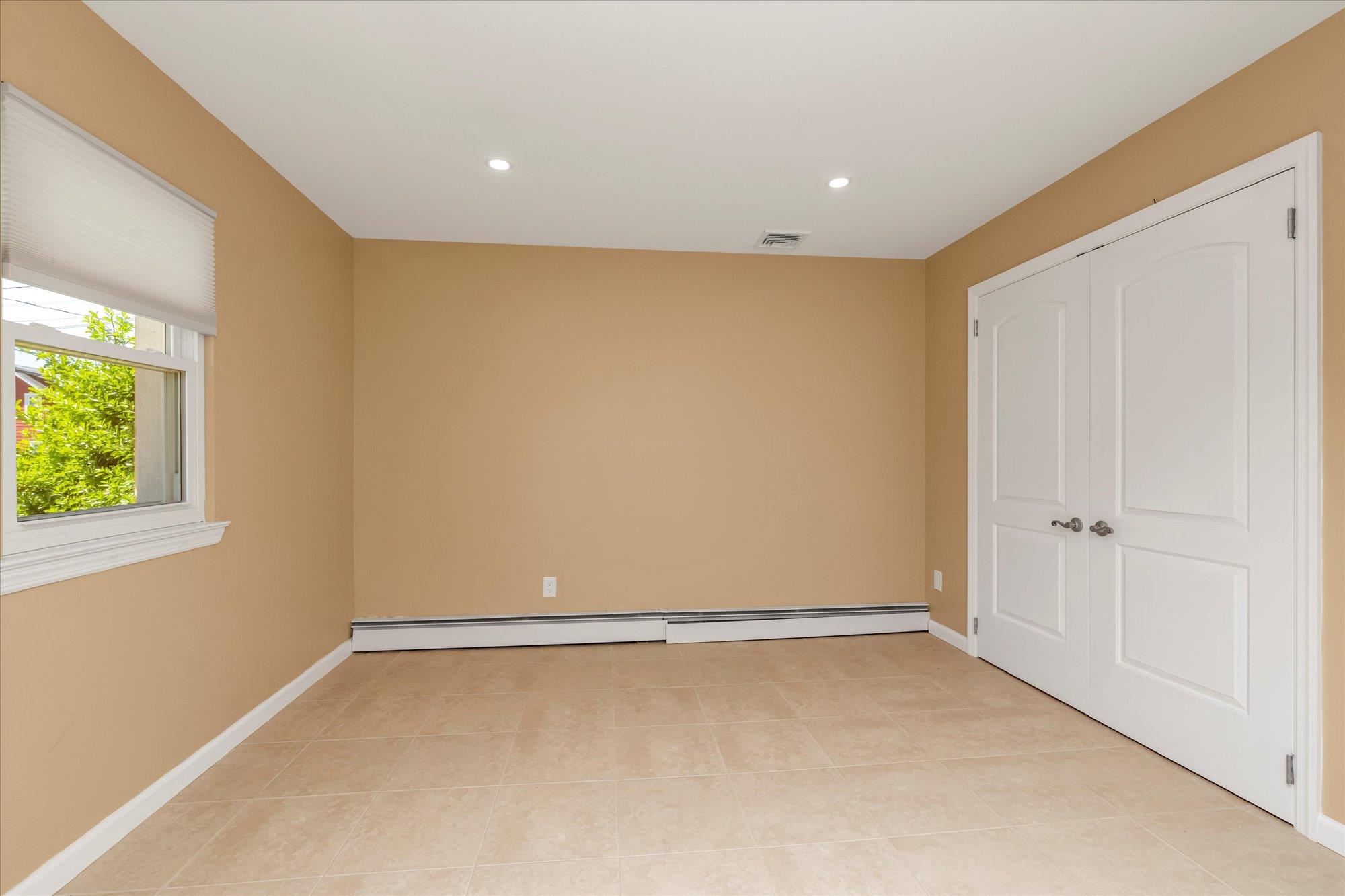 69 Woodward Street, Roslyn Heights, New York image 24