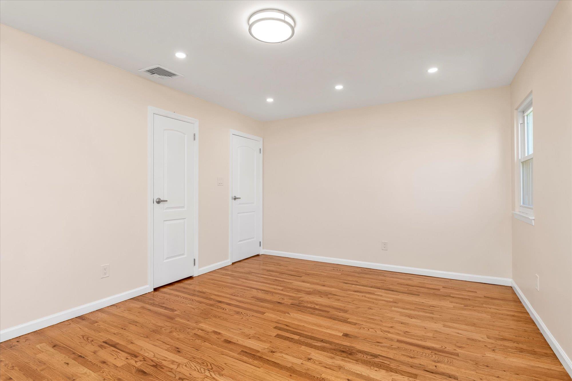 69 Woodward Street, Roslyn Heights, New York image 17