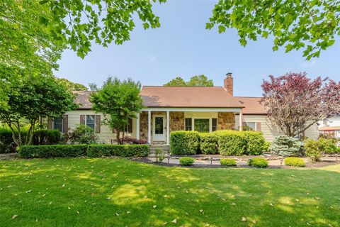 6024 N Country Road Wading River NY 11792