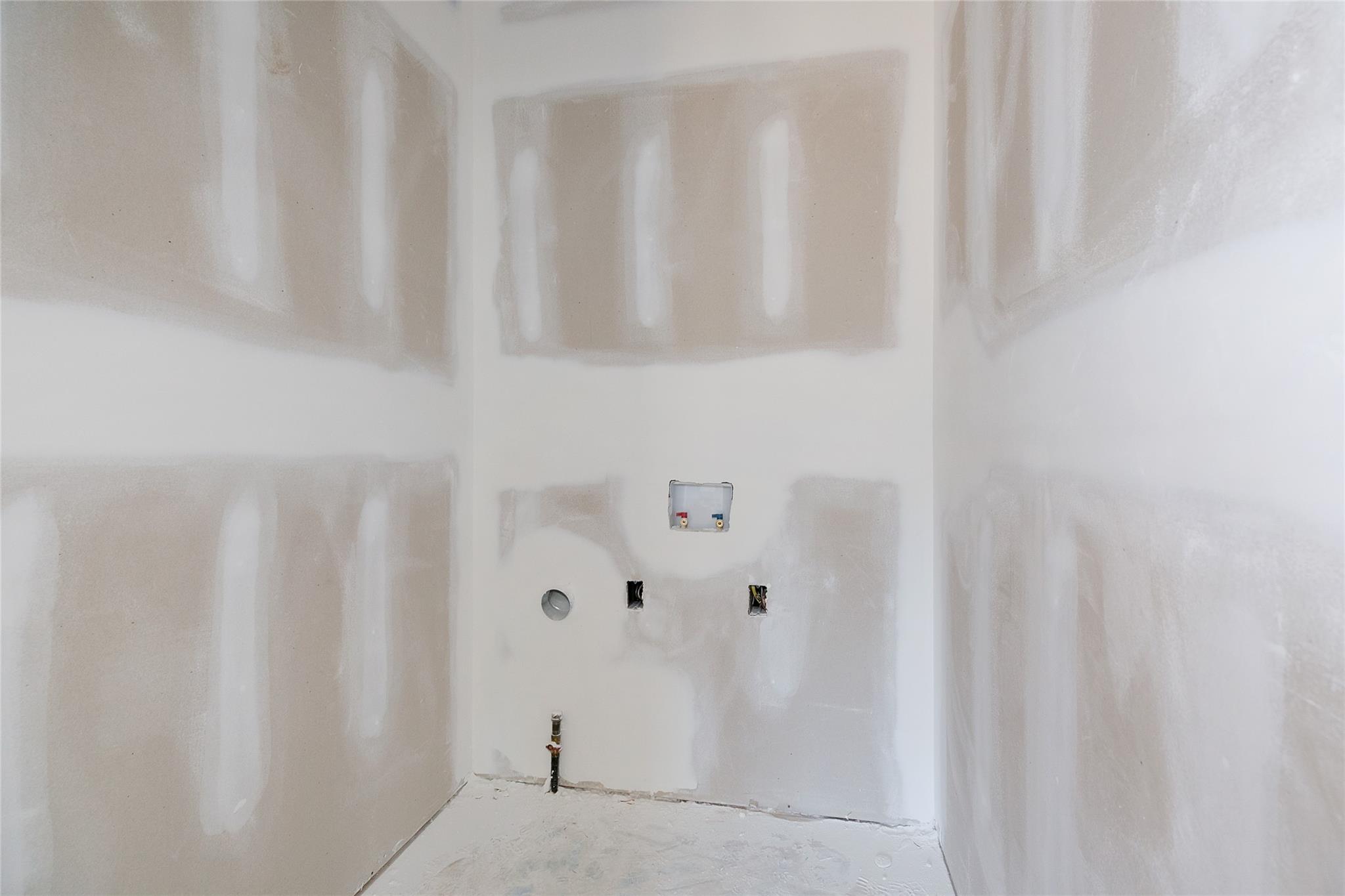 West Babylon, New York 11704, United States, 6 Bedrooms Bedrooms, ,5 BathroomsBathrooms,Residential,Active,15800